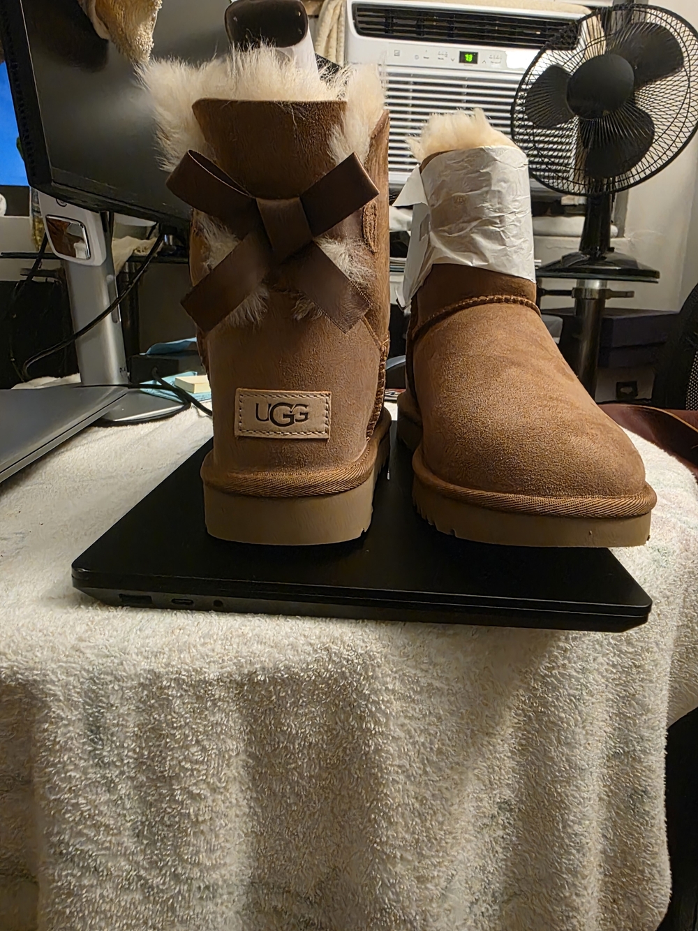 UGG Women’s Mini Bailey Bow Boots - Chestnut